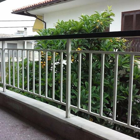 Gala Apartment Nea Poteidaia Buitenkant foto